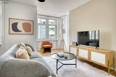 Image de Upscale Gundelingen 4 Room w/ W/D & Storage, nr Train Station, by Blueground