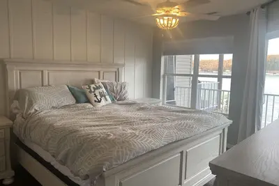Image de Lake side condo with amazing views!