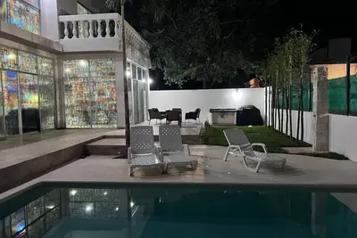 Image de Luxury villa great location walking distance to the beach