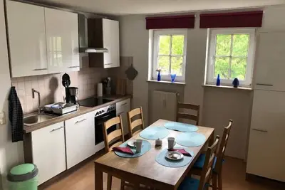 Image de Cozy four-room vacation apartment for up to 6 people with sunny terrace and balcony