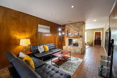 Image de 5min to  635&75& Costco|Major Hospitals|Fast Wifi|Free Parking & Coffee