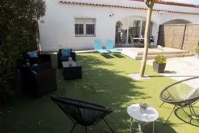 Image de Ground floor house with garden 300 meters from the beach