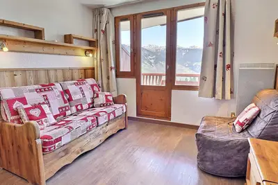 Appartement La Tania - 4 pers, skis aux pieds, balcon, proche commodités