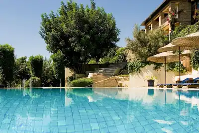 Image de Private property with panoramic views, huge pool