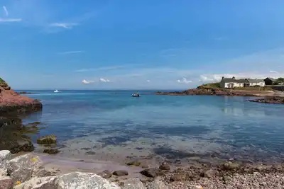 Coastal Haven - Ideal for Skomer Island