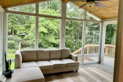 Image de Fully Remodeled Home w/Fenced Private Backyard