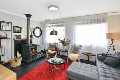 Image de Beautifully renovated and decorated perfect for a relaxing Staycation