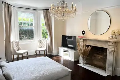 Image de Entire Luxury apartment, 10mins from Cotswolds