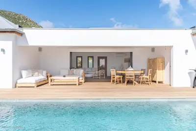Image de Cute (1/2 Rooms) Luxury villa