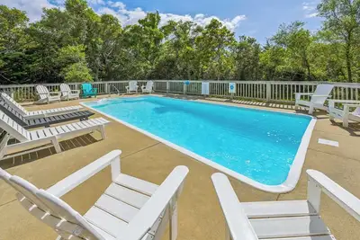 Image de Soundfront Dog Friendly Home w/ Pool, Hot Tub, Elevator, Private Sound Boardwalk