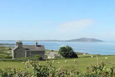 Image de Pen y Graig - Back Wing, Church Bay, sea views, 500m to beach.