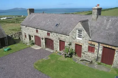 Image de Pen y Graig - The Loft B&B - barn apartment, Church Bay, sea views 500m to beach