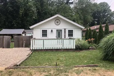 Image de Cozy cottage with almost. 5 acres