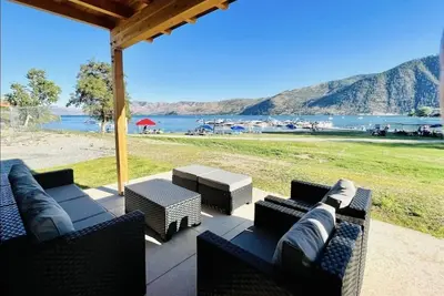 Image de Waterfront Wapato Point Townhome w/ Resort Access