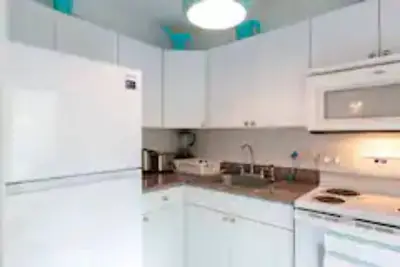 2 Br-Cozy-Centrally Located, Design District 5 Min.
