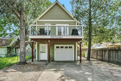 Image de Modern Home in downtown Middletown! Walk to shops & restaurants!