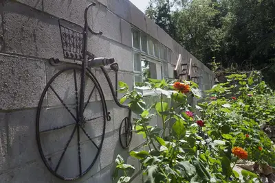Image de Cottage and Gardens on the Rush River