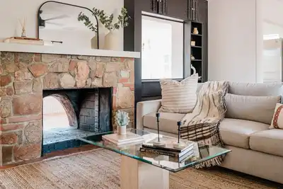 Image de Discount @The Louie, a Designer central Tucson gem