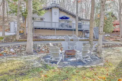 Image de Free Outdoor Pool & Lake Access & More!