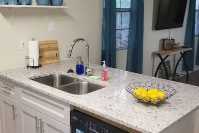 Image de Quaint Bungalow-style Gem Near Georgia Tech & The Interlock with Patio & Yard!