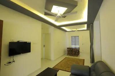 Image de 2br Apt Near Rajagiri Hospital W/ Ac | Sleeps 5