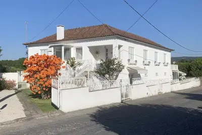 Image de 3 bedroom private vacation home in paã§os de ferreira