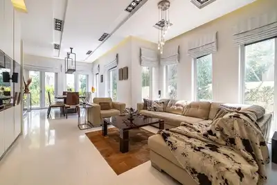 Image de Luxury Villa in The Springs with Private Garden