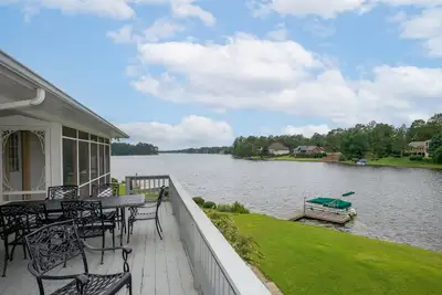 Image de Pinehurst Lake House Retreat - Pinehurst Lake Front Property With a Pool
