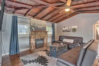 Image de 11 Mi to Dtwn Branson: Cottage in Rockaway Beach!