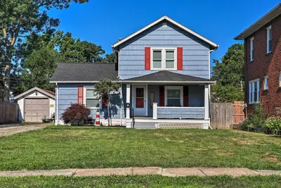 Image de Lorain Lake Cottage < 1 Mi to Lake Erie Fun!