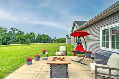 Image de Quiet Retreat w/ Kayak & Patio, Walk to Lake!