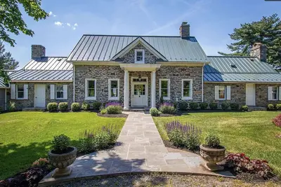 Image de Gorgeous historic estate property in Virginia's Wine Country
