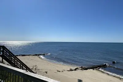 Image de 3 Bedroom Oceanfront home w/ Private Beach & Gorgeous Views. A/C