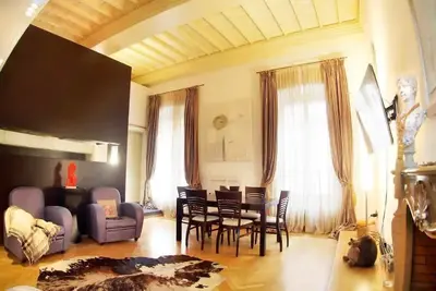 Image de Central 2br designer flat w/Ac. Arts, food, sea