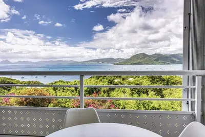 Image de T2, 50m2, classé 3*, vue mer exceptionnelle, piscine Sainte Anne Martinique