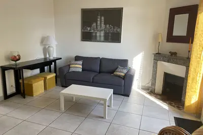 Image de T3 refait à neuf avec terrasse et parking