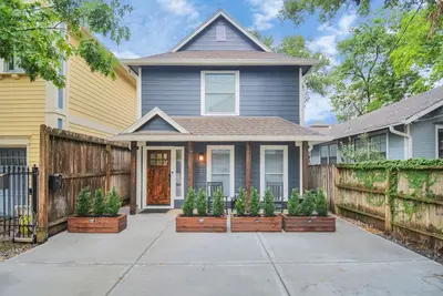 Image de Hidden Gem in Houston Heights - entire home with all of the amenities you need!