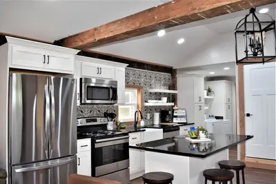 Image de Country Farm House-Fully Renovated-Sleeps 10