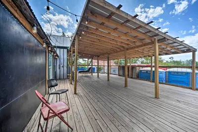 Image de Pet-Friendly Harper Farmhouse w/ Large Deck!