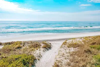 Image de Beautiful Brigantine Condo - Walk to Beach!