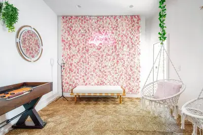 Image de Bachelorette Bash! Sleeps 20! 2 Private rooftops!