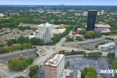 Image de Condo with Skyline Views near Peachtree Center