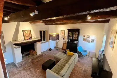 Image de Historic 3 Br townhouse in calm village