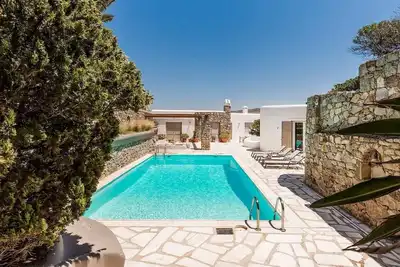 Image de Villa Z with 2 private pools, beautiful sea views, close to beaches and town