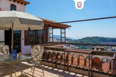 Image de Casa colonial con gran vista | Ubicación perfecta