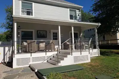 Image de Walk to beach - Comfy new home