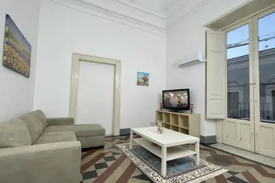 Image de Historic Building - 2-storey apartment - Full center of Catania