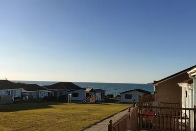 Image de 2 Bedroom beach cottage with Sea Views. 2 minutes to Westward Ho! Promenade.