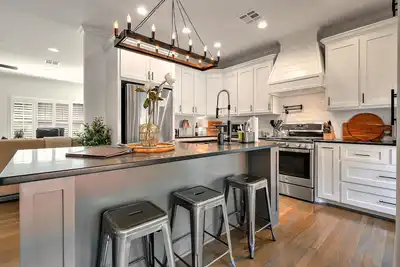 On Austin Ave! ! ! Completely remodeled and close to Magnolia, Downtown & Baylor.