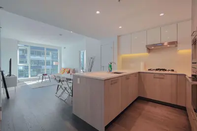 Image de 2 Bedrooms | 2 Baths | Ac | Free WiFi & Parking